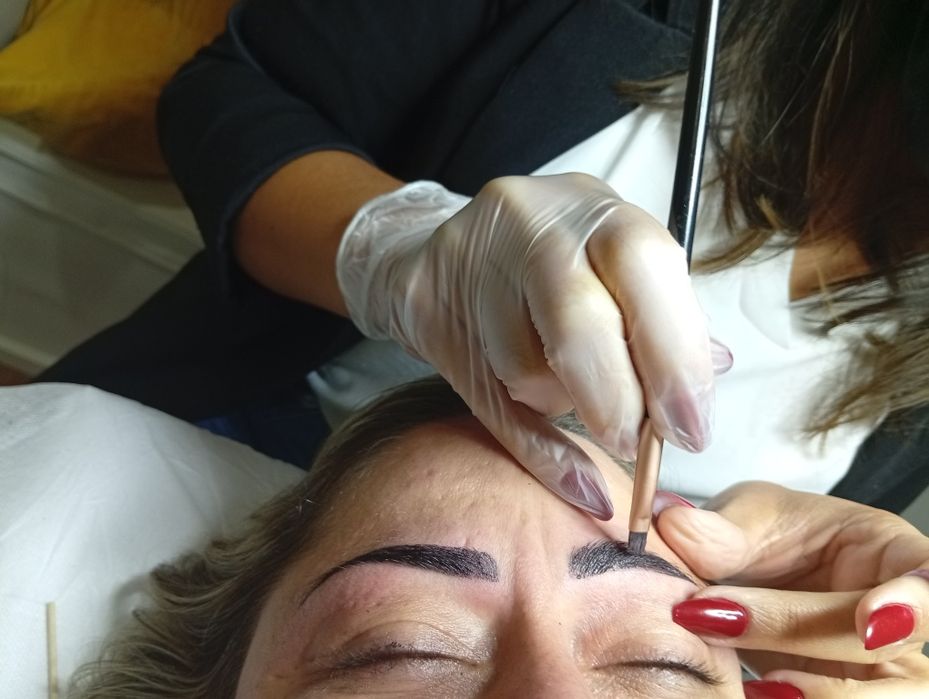 Cílios e sobrancelhas