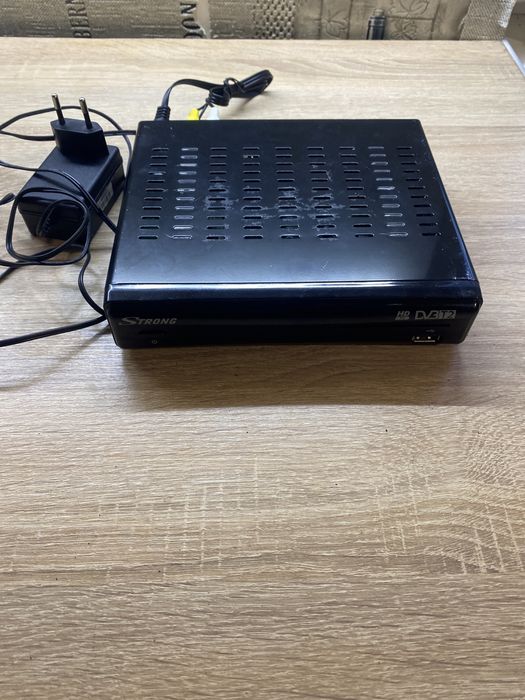 T2 тюнер Strong DVB-T2 SRT-8502