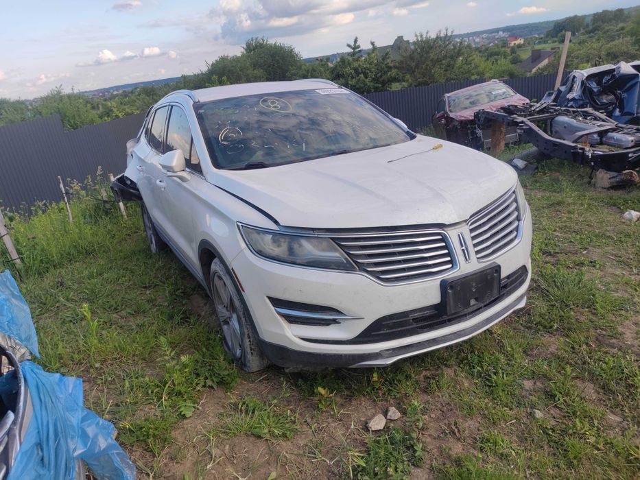 Бампер взборі Lincoln mkc запчастини розборка
