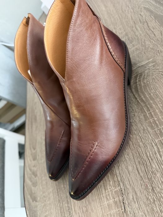 Жіночі ботильйони козаки з натуральної шкіри, розмір 37