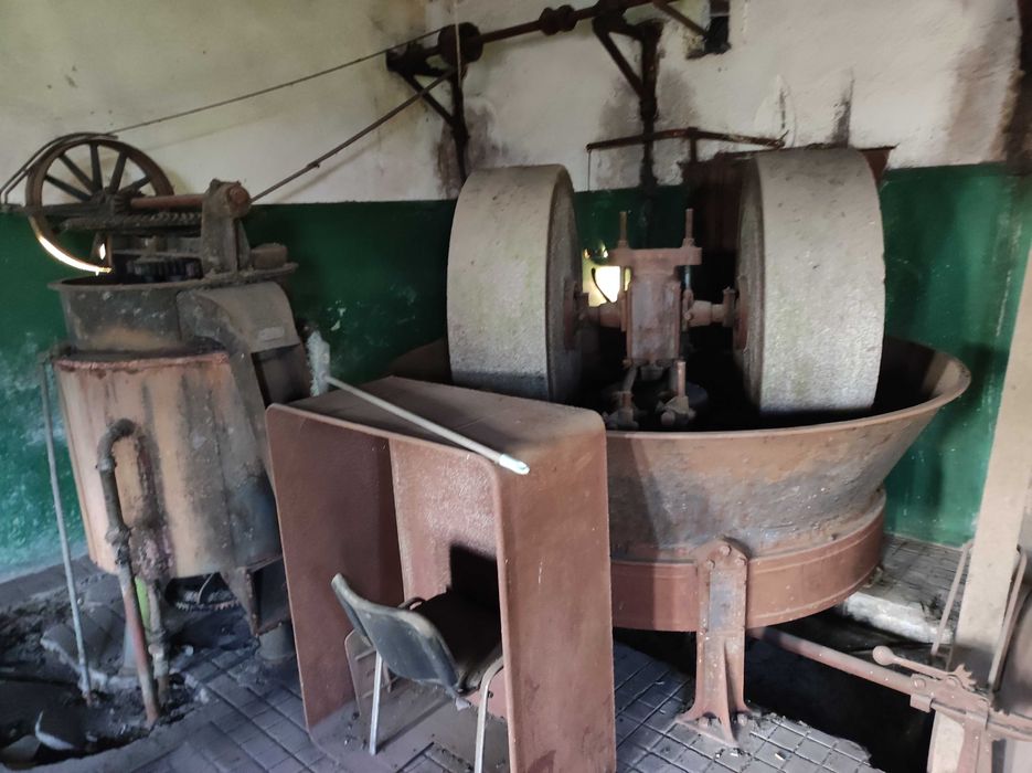 Maquinaria lagar de azeite antigo