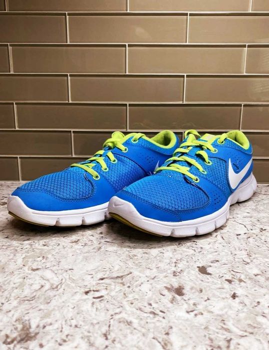 Кроссовки Nike Flex Experience