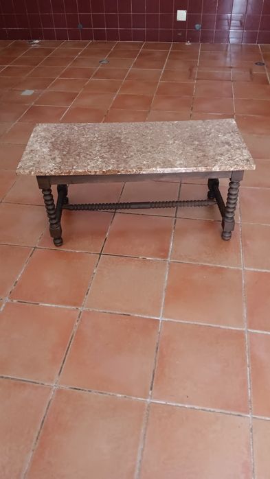 Mesa com 8 cadeiras