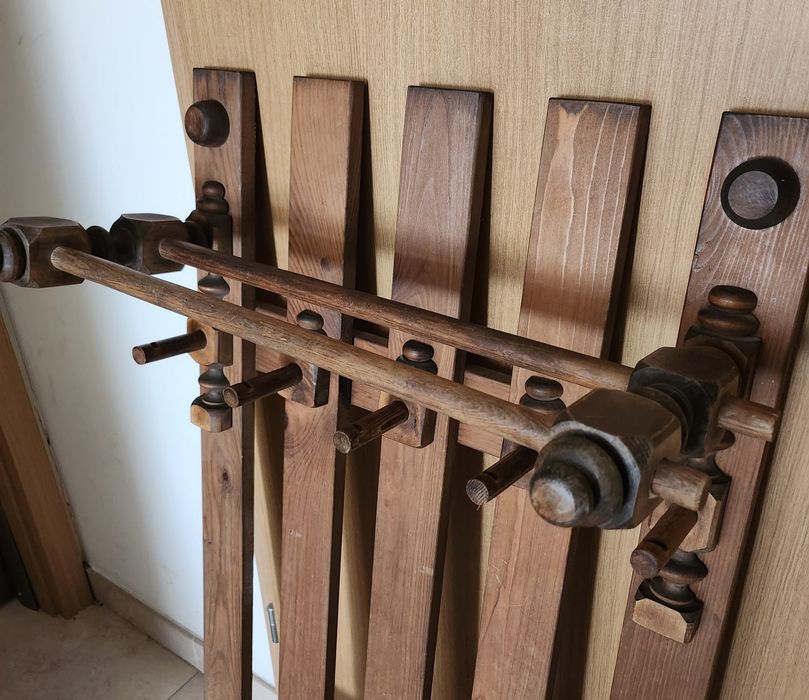 Wieszak naścienny drewniany