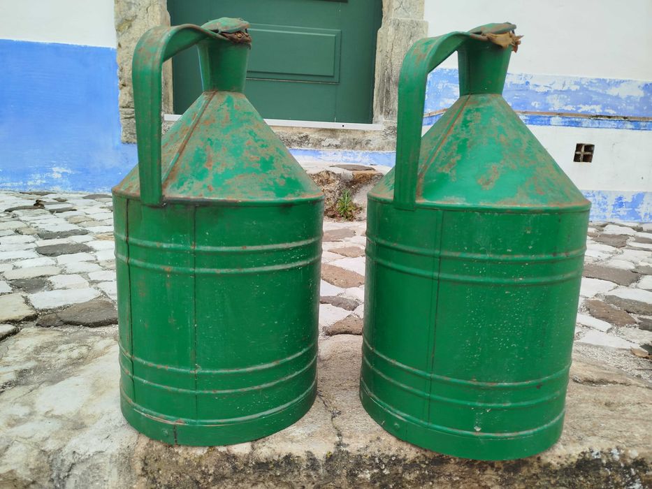 Conjunto de 2 Bilhas Talhas de Azeite em Lata