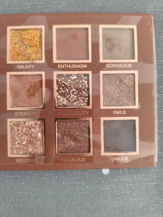 Cienie do powiek, 18 kolorów, nowe