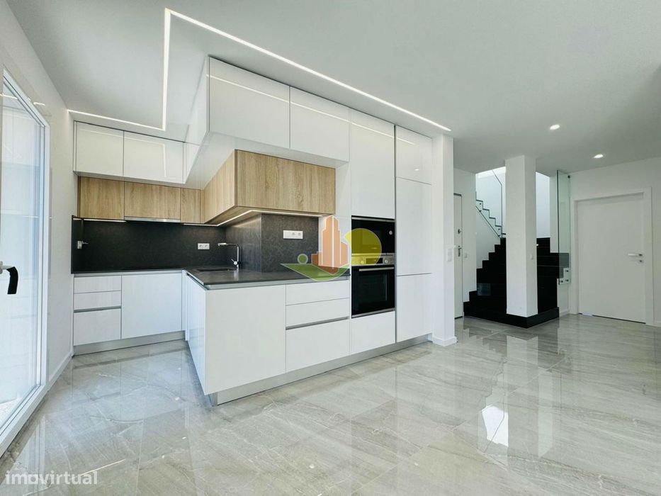Duplex Novo Junto á Marginal — Buarcos, Coimbra