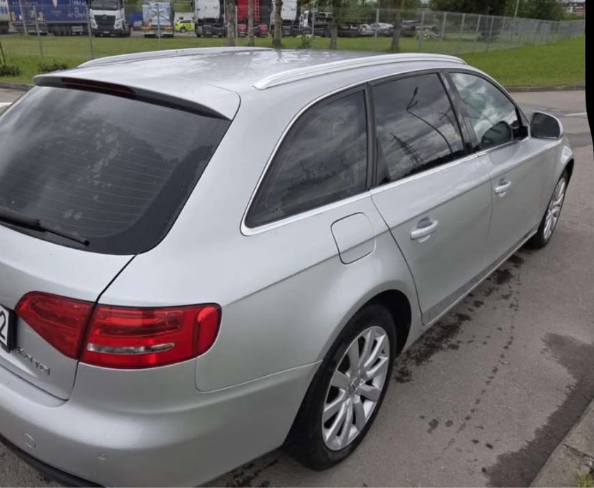 Audi A4B8 2.0 автомат