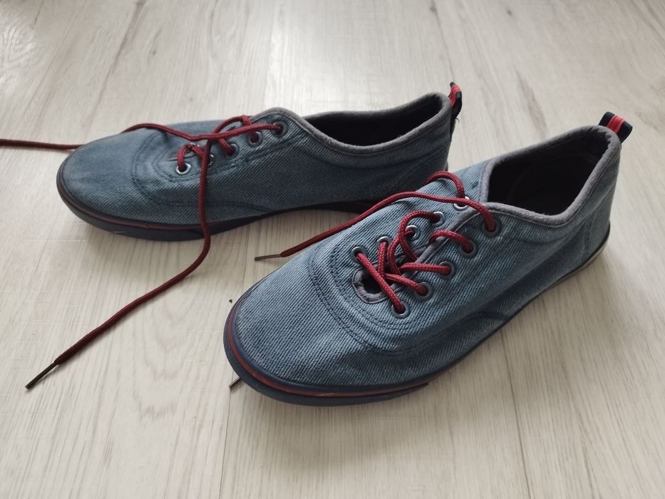 Buty sportowe trampki