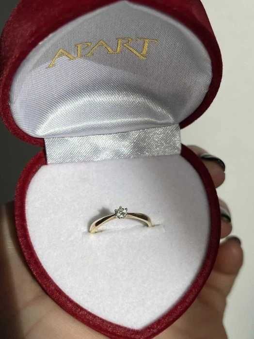 Pierścionek złoty zaręczynowy z diamentem, z certyfikatem, apart