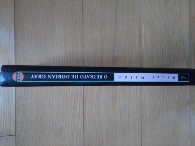 livro o retrato de Dorian Gray Oscar Wilde biblioteca visão