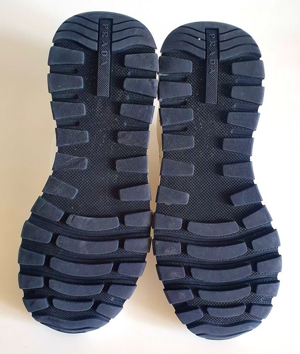 PRADA MILANO roz. 42 skóra naturalna made in Italy premium