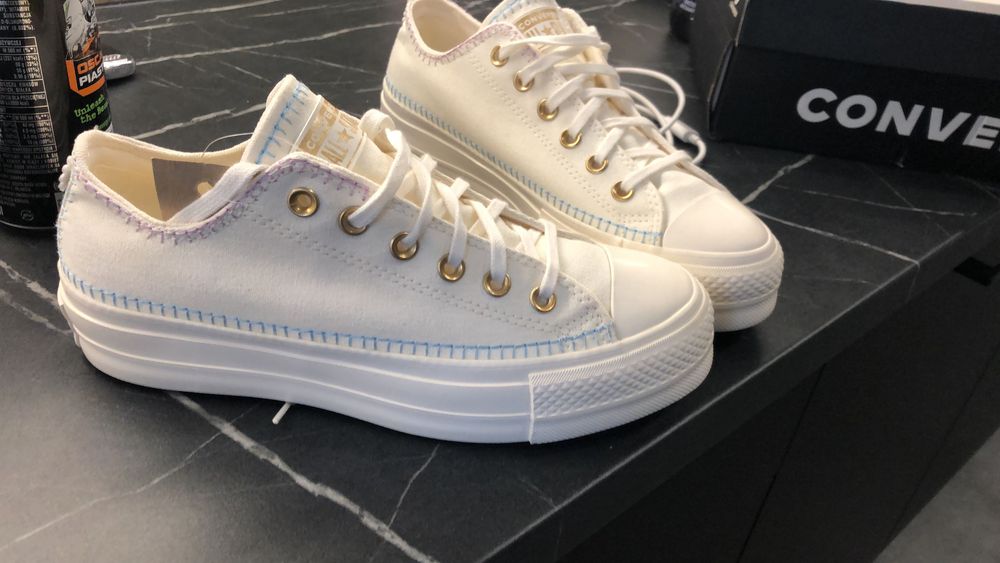 Chuck Taylor All Star Lift Platform Crafted Stitching