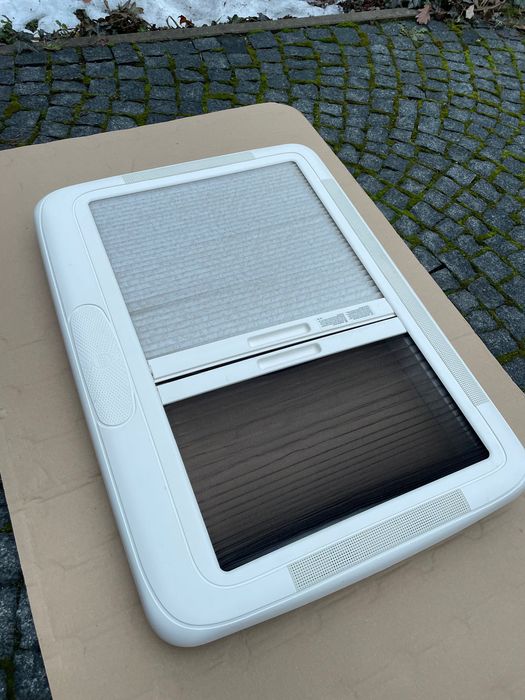 Okno dachowe Dometic 70 x40