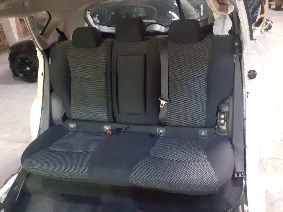 Nissan Pulsar kanapa bagażnik kOMPLET