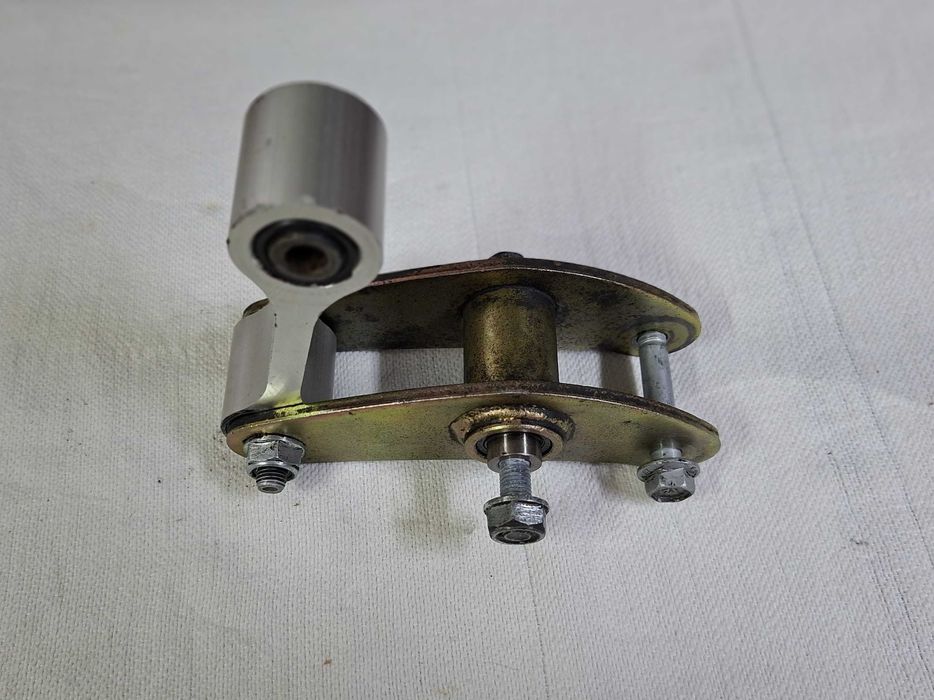 Amortecedor Showa MAL-G01 e Apoio oscilante F MV9