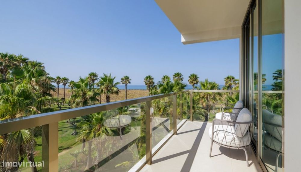 Apartamento T1+1 à venda com acesso direto à praia dos Salgados, Alg