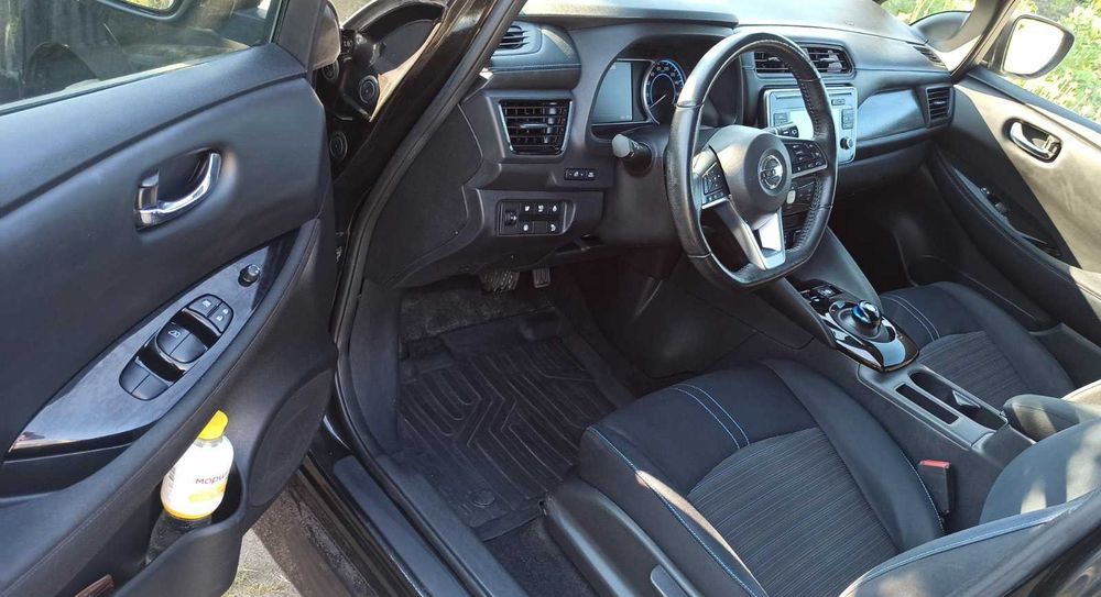 Продам авто Nissan leaf