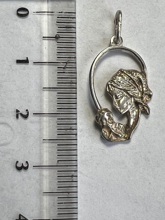 Zawieszka srebrna matka z dzieciątkiem