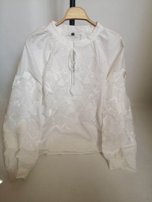Жіноча біла вишиванка XS, S, M, L
