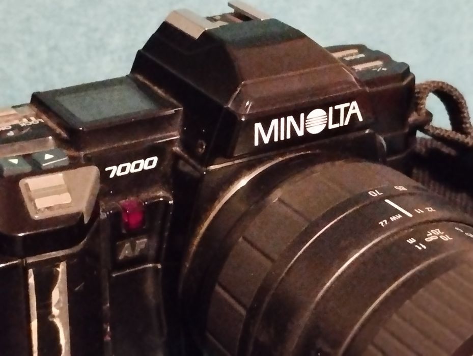 Minolta Maxxum 7000 usada com lente Sigma 70-210mm