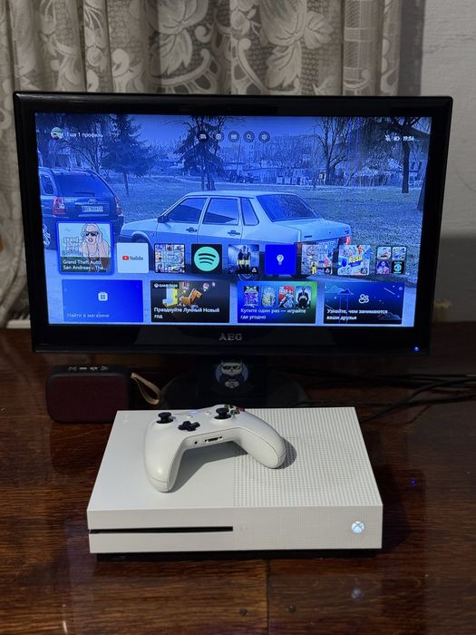 Продам xbox one s 1TB