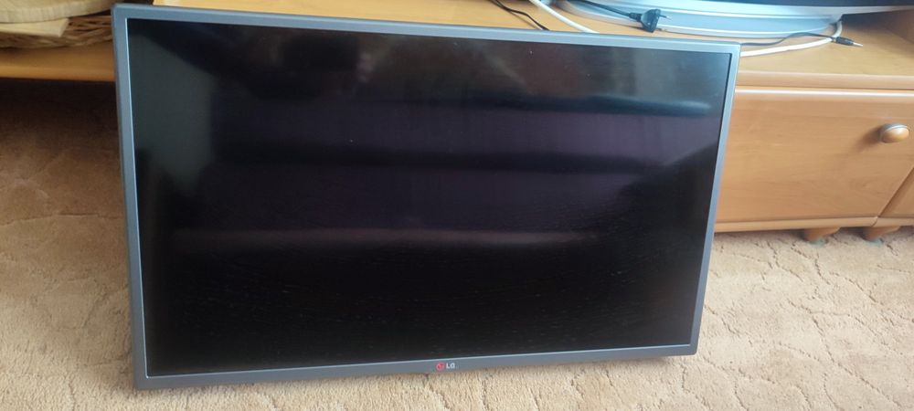 Телевізор LG 32" (32LY330C) б/у

Продам б/у телевізор LG 32", модель 3
