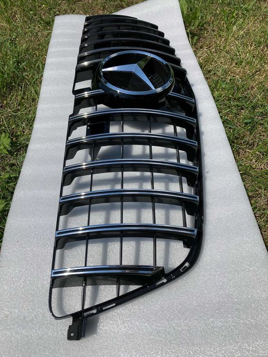 Решетка радиатора mercedes GL X166 2012-2015год.GT Chrome Black