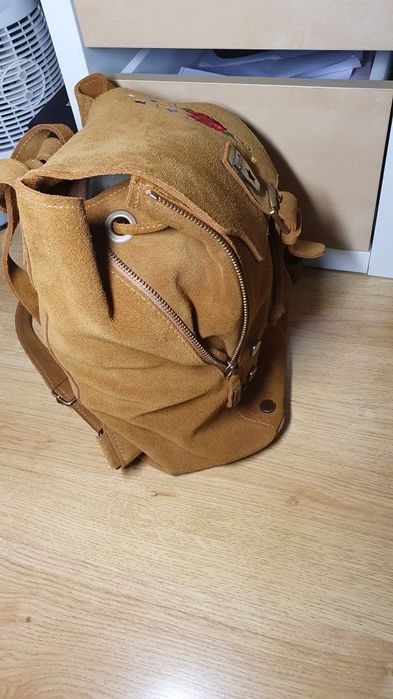 Mochila  Cubanas em camurça nova a estrear