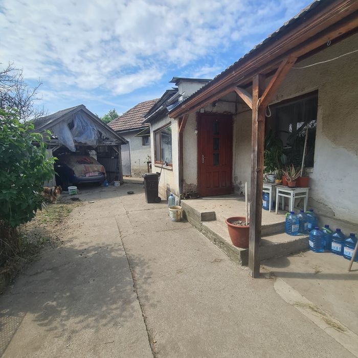 Продається 4-ьох кімнатний будинок в м.Берегове