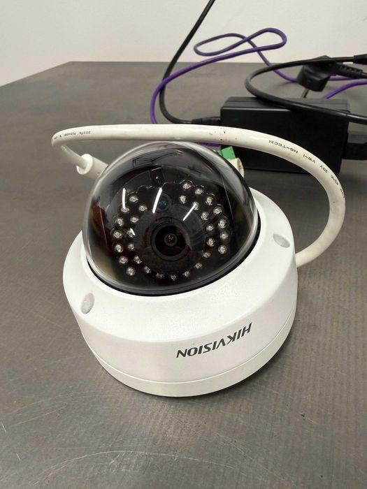 Kamera IR Hikvision DS-2CD2142FWD-IS 2.8mm + zasilacz LAN/PoE + kable