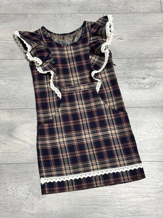 Шкільна форма для дівчинки