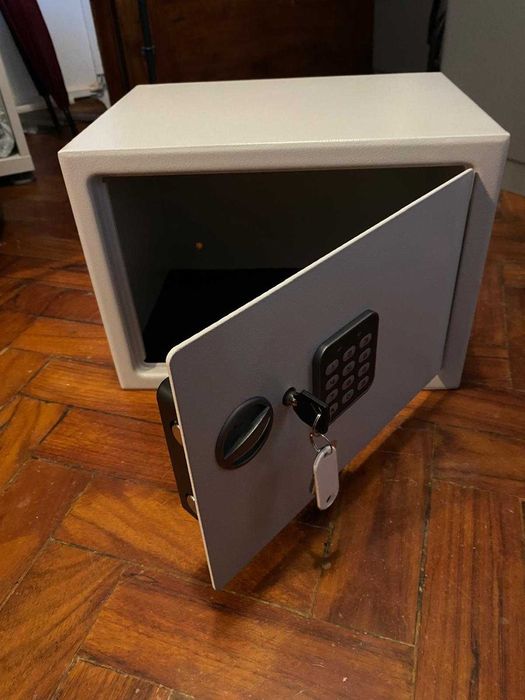 Cofre digital com chave (COMO NOVO)