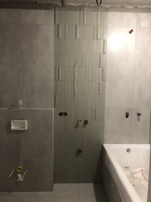 Виконую монтаж плитки