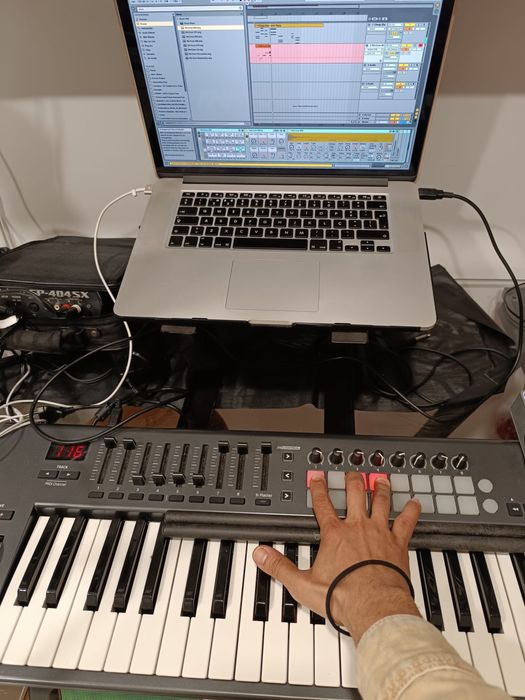 Teclado MIDI Novation Launchkey 49 MKII