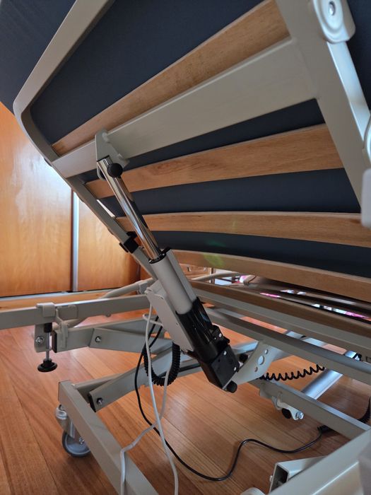 Cama Hospitalar Articulada Eléctrica NOVA
