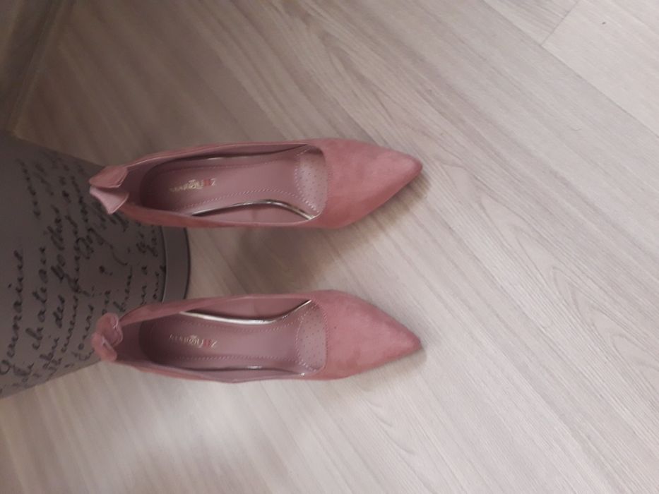 Szpilki rózowe nowe nieuzywane