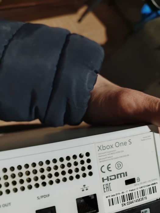 Xbox One s com 2 comandos