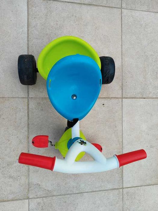 Triciclo em bom estado e pronto a rolar!