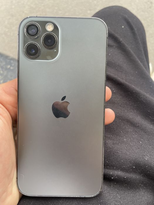 Продаю Iphone 12 pro матовий