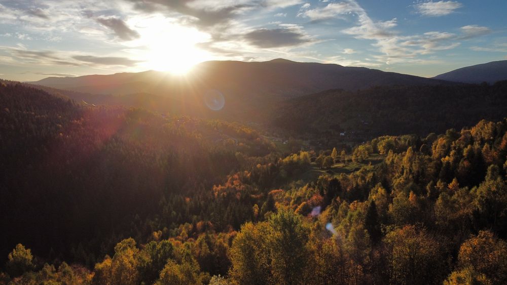 Domek  z  baliom w górach cisza spokój