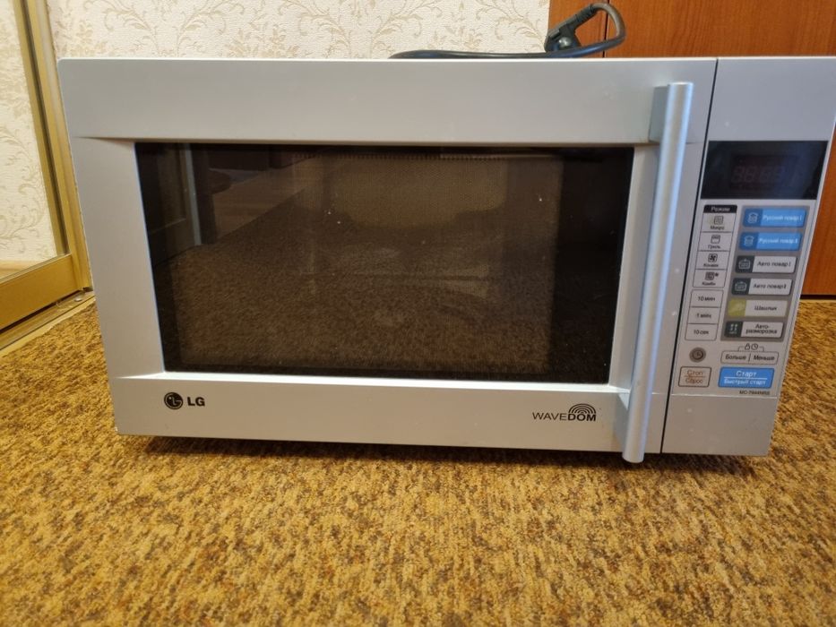 Продам микроволновую печь LG
