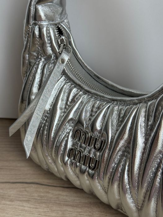 Сумка Miu Miu Wander Matelasse Mini Hobo Silver