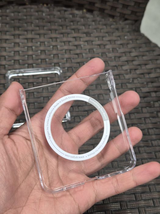 Spigen etui do Samsung Galaxy Z Flip 7, nowe, Magnet