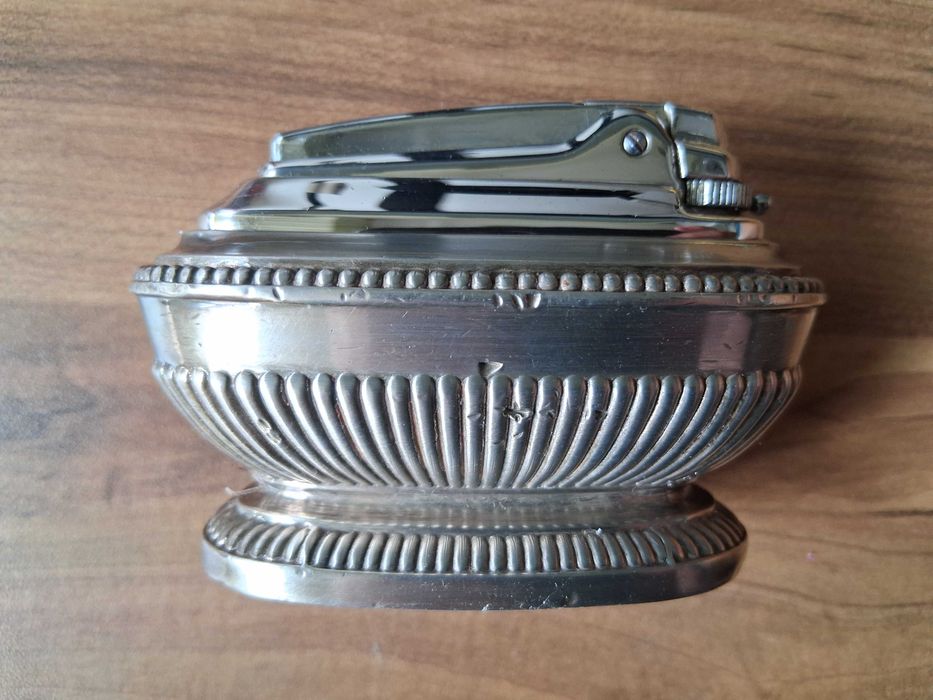 Isqueiro de mesa da marca Ronson, antigo