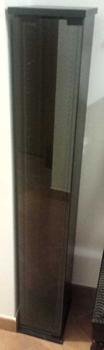 Torre de CD's para cerca de 60 unidades