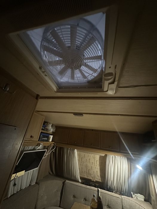 Кемпер кемпінг будинок на колесах автодім