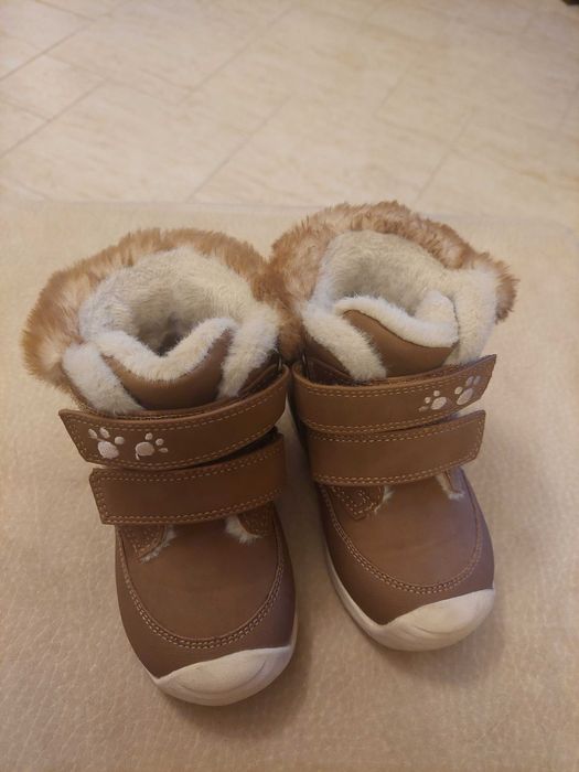 Sprzedam buciki dziecięce nr 23