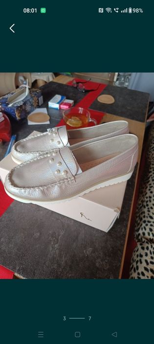 Sprzedam piękne nowe mokasyny rozmiar 40