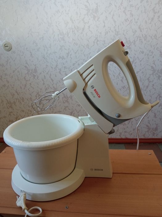 Электромиксер с чашей BOSCH
